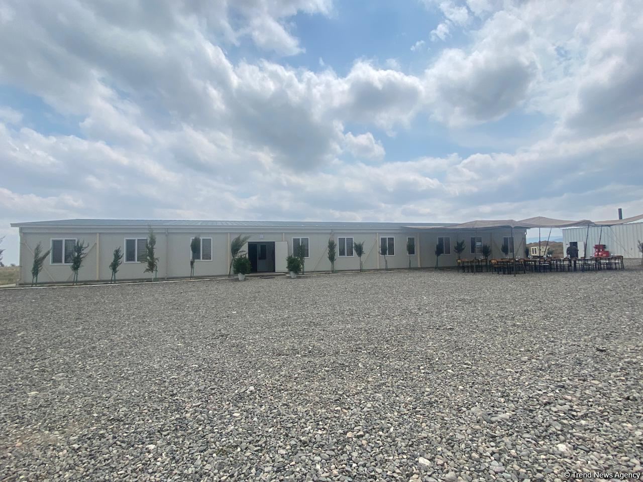 Организован медиа-тур в воинские части модульного типа на освобожденных территориях Азербайджана (ФОТО)