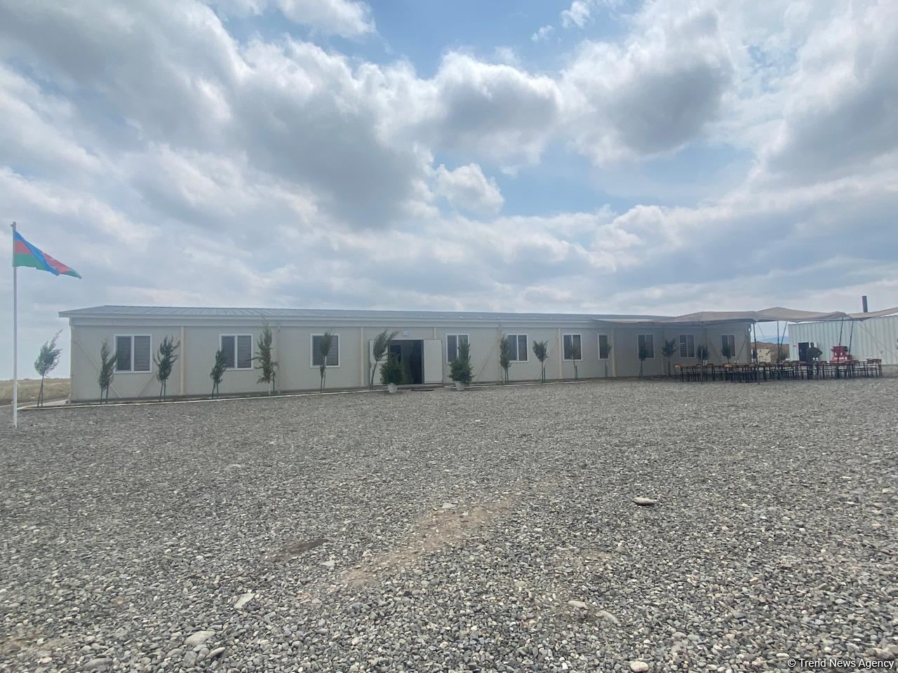 Организован медиа-тур в воинские части модульного типа на освобожденных территориях Азербайджана (ФОТО)