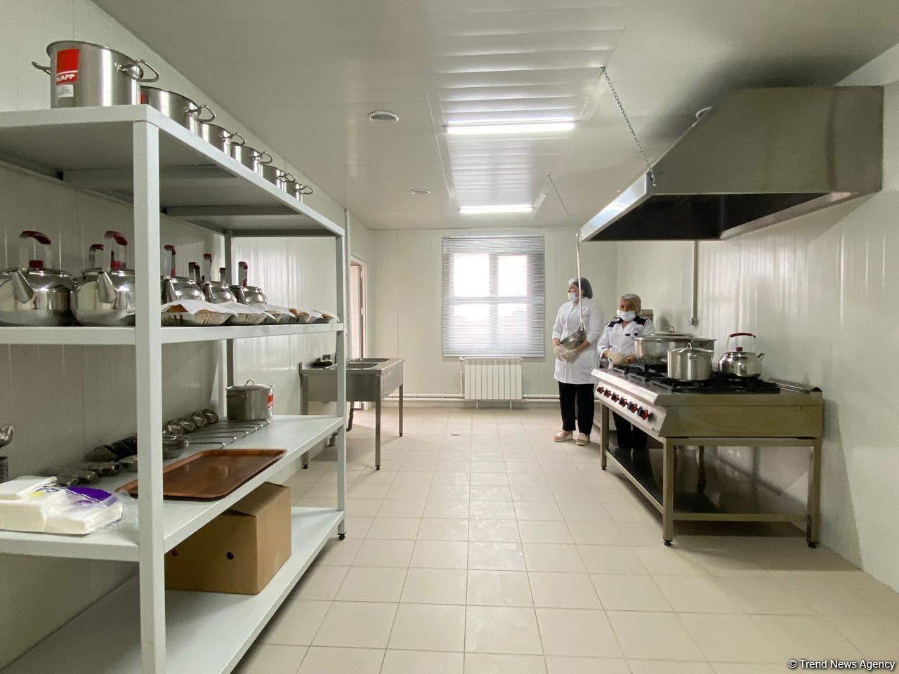 Организован медиа-тур в воинские части модульного типа на освобожденных территориях Азербайджана (ФОТО)