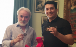 В Баку прошла церемония награждения медалью имени Вагифа Самедоглу (ФОТО)