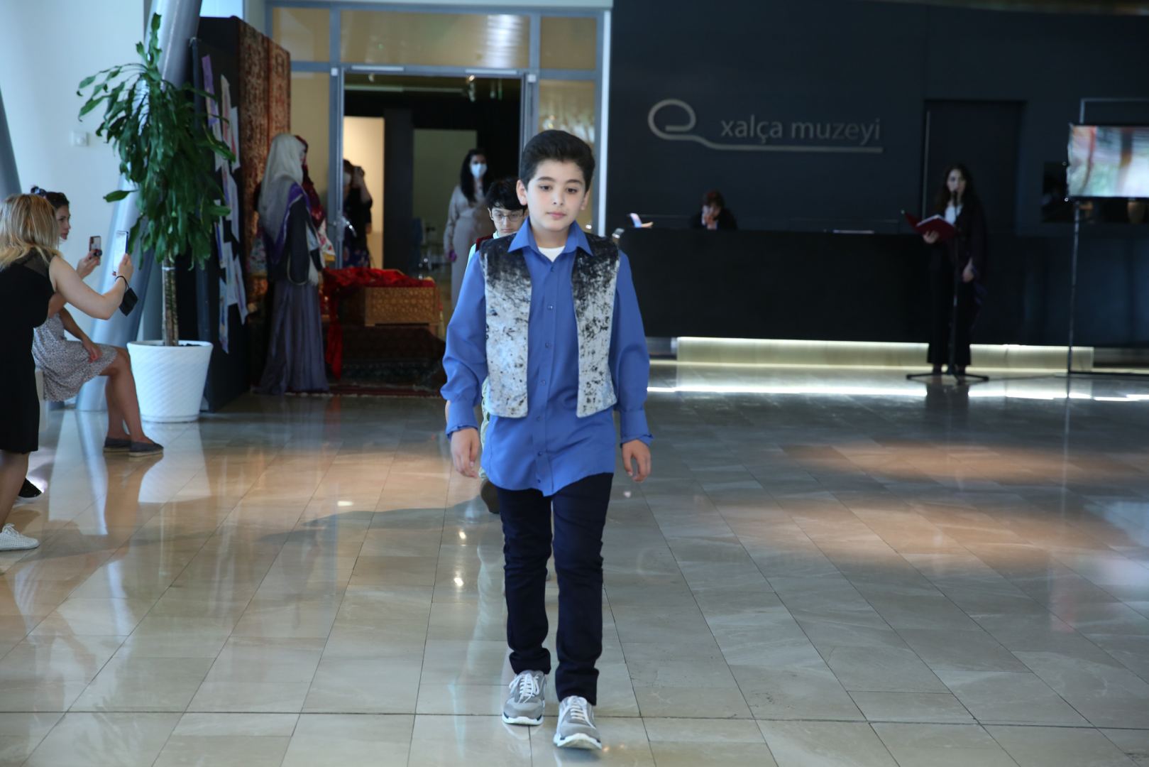 В Баку прошел показ мод из бабушкиного сундука (ФОТО)