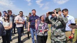 Началась поездка представителей дипломатического корпуса в Агдам (ФОТО)