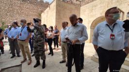 Иностранные дипломаты посетили в Агдаме место будущего Нагорного парка и крепость Шахбулаг (ФОТО)