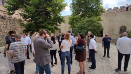 Иностранные дипломаты посетили в Агдаме место будущего Нагорного парка и крепость Шахбулаг (ФОТО)