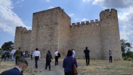 Иностранные дипломаты посетили в Агдаме место будущего Нагорного парка и крепость Шахбулаг (ФОТО)