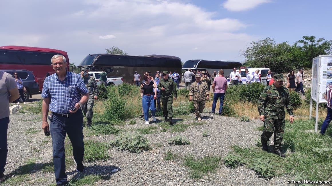 Представители зарубежного дипкорпуса ознакомились с вандализмом, совершенным армянами в Джума-мечети в Агдаме