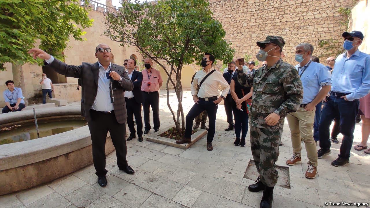 Иностранные дипломаты посетили в Агдаме место будущего Нагорного парка и крепость Шахбулаг (ФОТО)