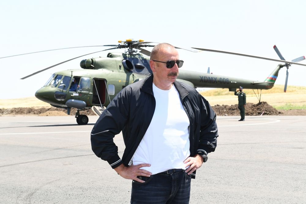 Президент Ильхам Алиев и Первая леди Мехрибан Алиева прибыли в Физулинский район (ФОТО/ВИДЕО)