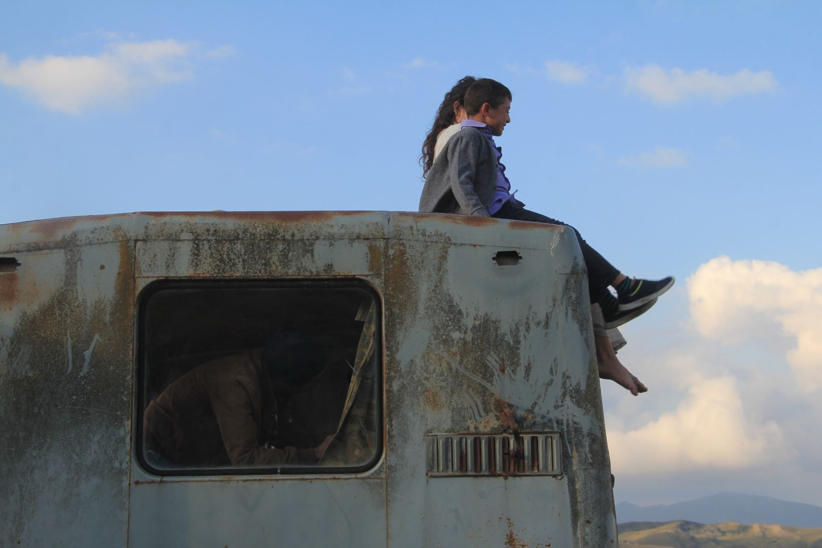 В Азербайджане снимается фильм о супербабушке, которая противостояла волкам (ФОТО)