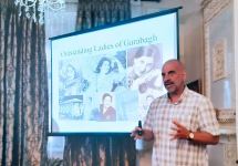 В Баку представлена выставка работ всемирно известного фотографа Резы Дегати об Афганистане (ФОТО)