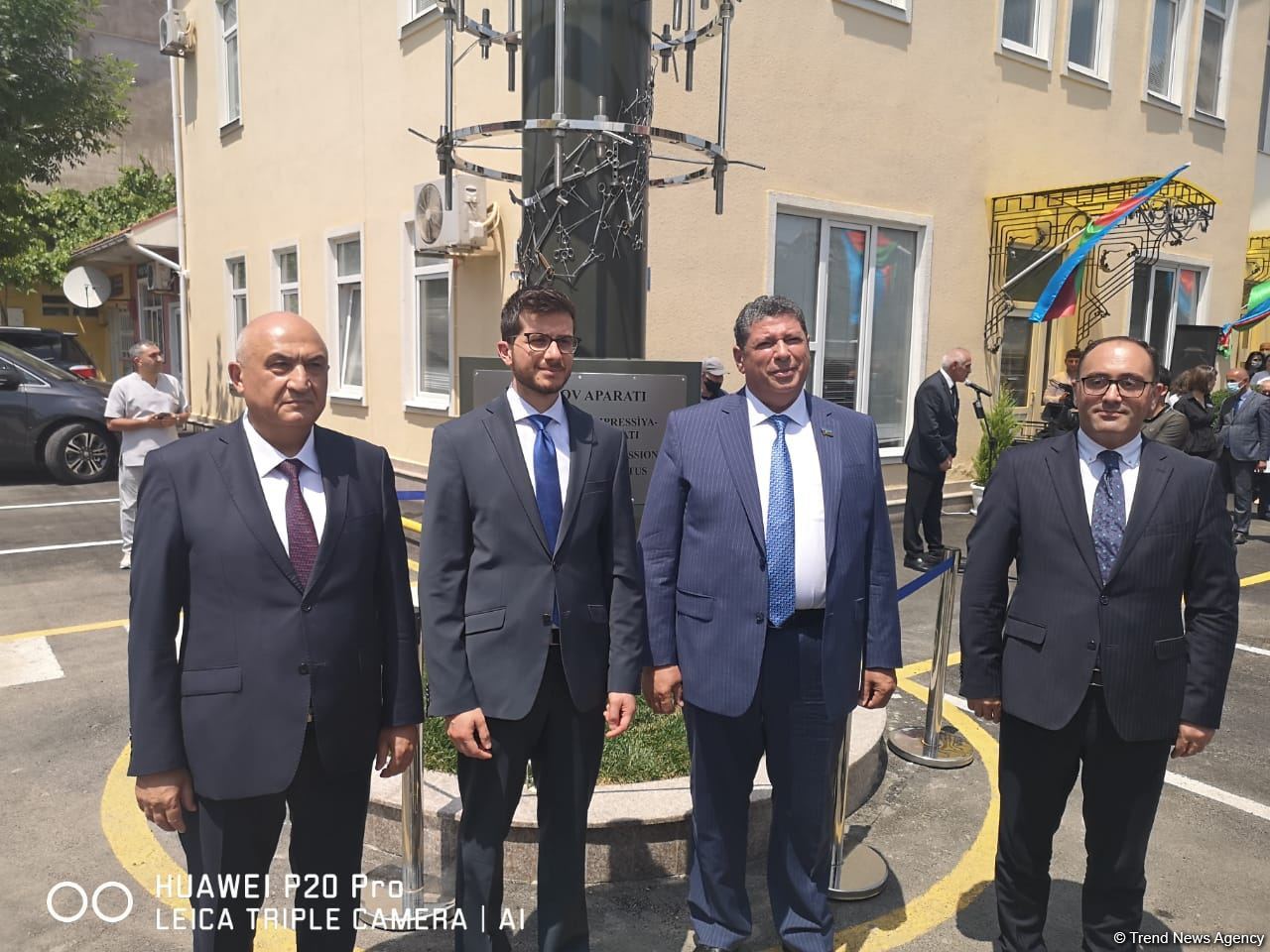 В городе Гусар состоялась торжественная церемония открытия инсталляции, посвященной аппарату Илизарова (ФОТО)