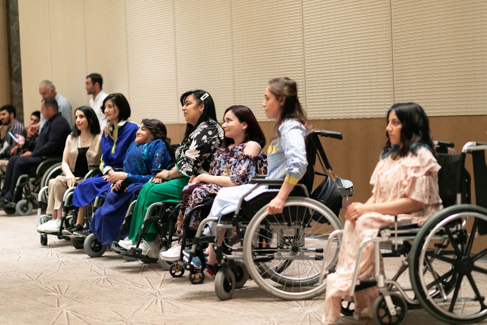 В Баку прошло дефиле адаптивной моды – мир красоты без границ и с удобством (ВИДЕО, ФОТО)