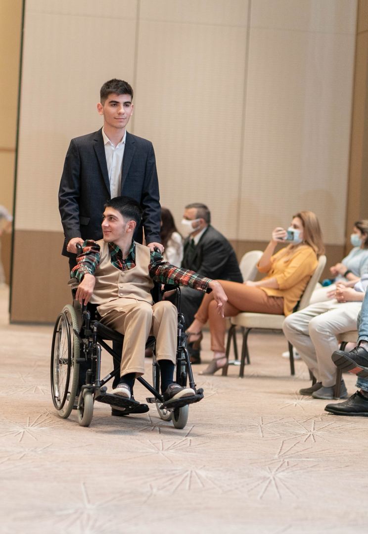 В Баку прошло дефиле адаптивной моды – мир красоты без границ и с удобством (ВИДЕО, ФОТО)