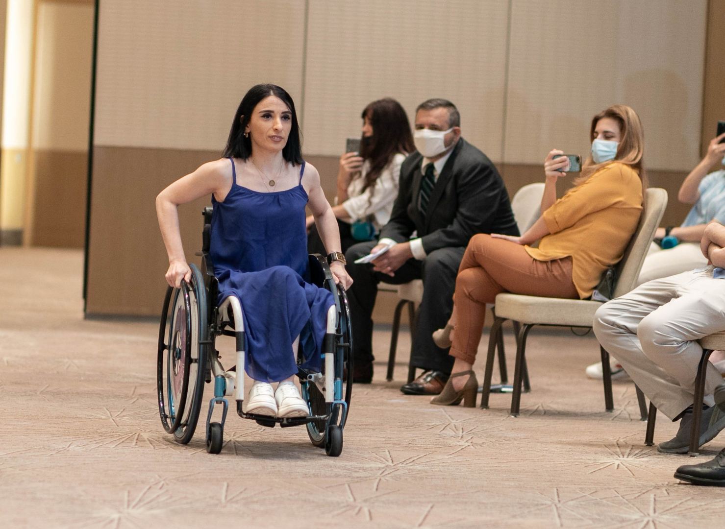 В Баку прошло дефиле адаптивной моды – мир красоты без границ и с удобством (ВИДЕО, ФОТО)