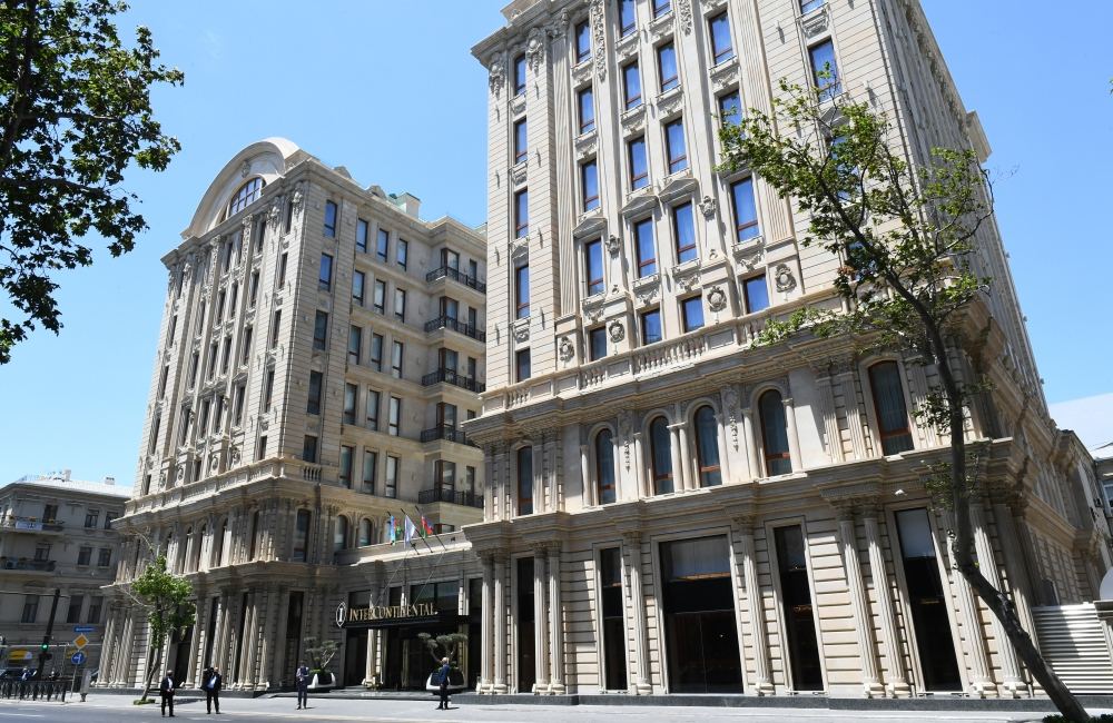 Президент Ильхам Алиев и Первая леди Мехрибан Алиева приняли участие в  открытии в Баку отеля Intercontinental (ФОТО/ВИДЕО)