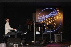 Планета Исфара Сарабского в Баку (ФОТО/ВИДЕО)