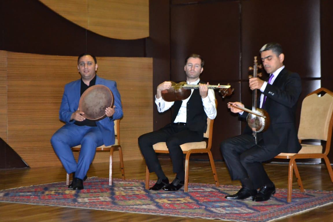 Международный центр мугама подписал меморандум о сотрудничестве с Институтом Юнуса Эмре (ФОТО)