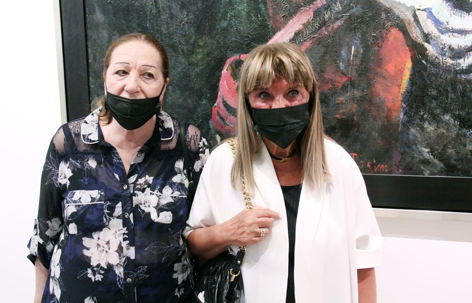 Посмотри и задумайся... "Кровь земли" без которой немыслима жизнь человека -  тотальная инсталляция Сабины Шихлинской (ФОТО)