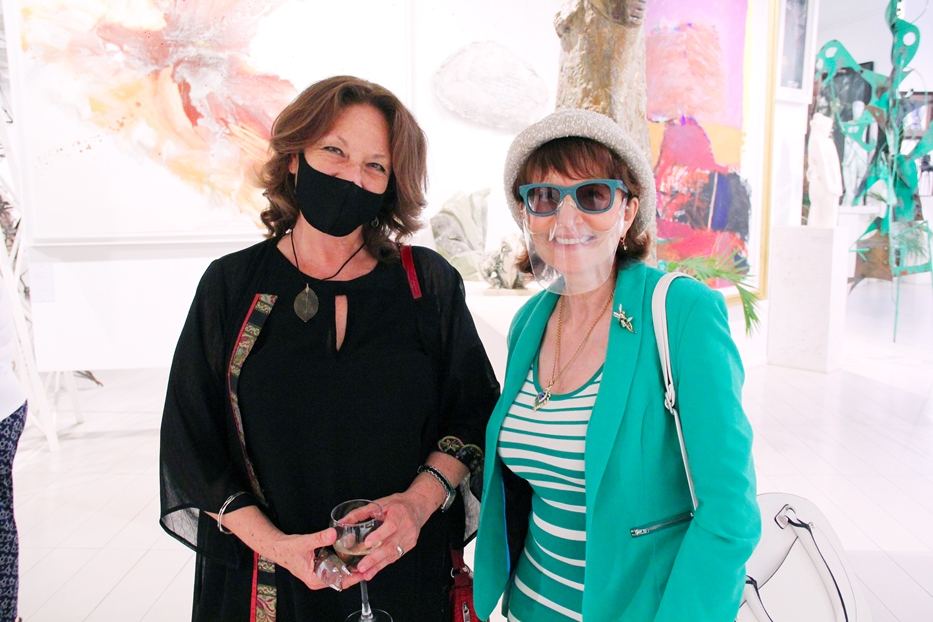 Посмотри и задумайся... "Кровь земли" без которой немыслима жизнь человека -  тотальная инсталляция Сабины Шихлинской (ФОТО)