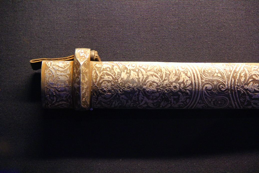 Известный оружейник из Канады подарил азербайджанскому музею уникальные кинжалы ручной работы (ВИДЕО, ФОТО)