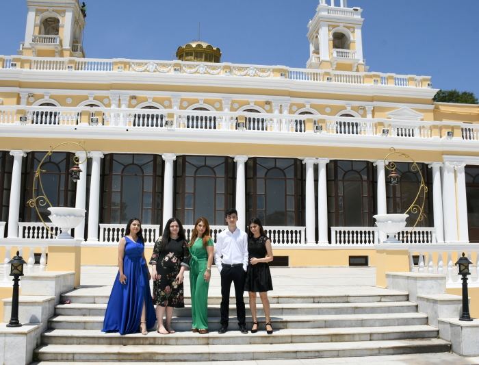 С чего начались летние каникулы в Баку? (ФОТО/ВИДЕО)