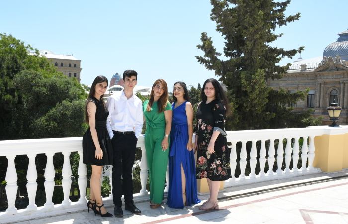 С чего начались летние каникулы в Баку? (ФОТО/ВИДЕО)