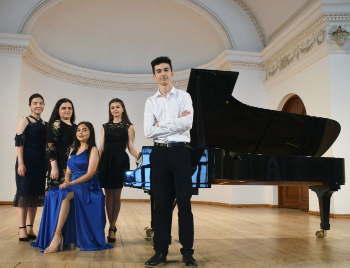 С чего начались летние каникулы в Баку? (ФОТО/ВИДЕО)