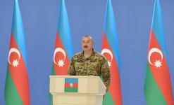 Президент, Верховный главнокомандующий Ильхам Алиев встретился с группой руководителей и личного состава Азербайджанской армии по случаю Дня Вооруженных сил (ФОТО) (версия 2)