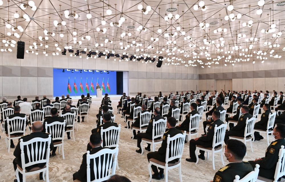 Президент, Верховный главнокомандующий Ильхам Алиев встретился с группой руководителей и личного состава Азербайджанской армии по случаю Дня Вооруженных сил (ФОТО) (версия 2)
