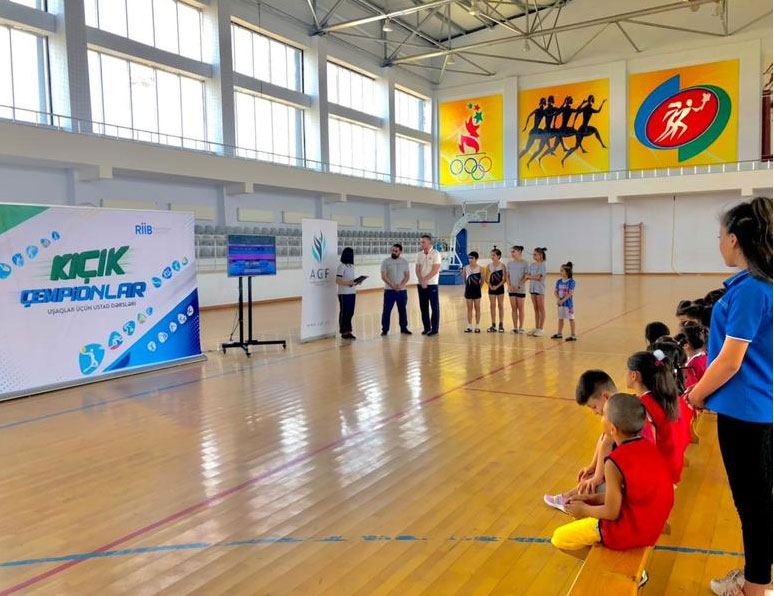 В Гахе провели мастер-класс по батутной гимнастике (ФОТО)