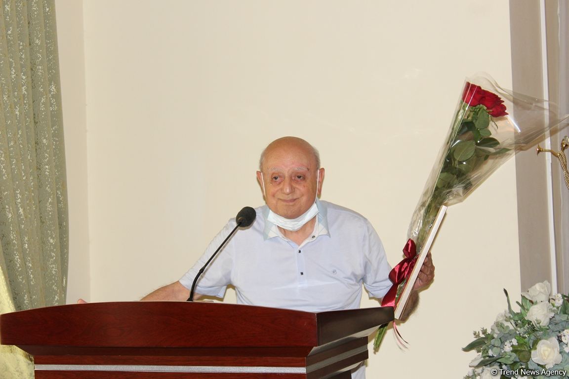 В Баку  состоялась церемония награждения победителей конкурса газелей-романсов (ФОТО)