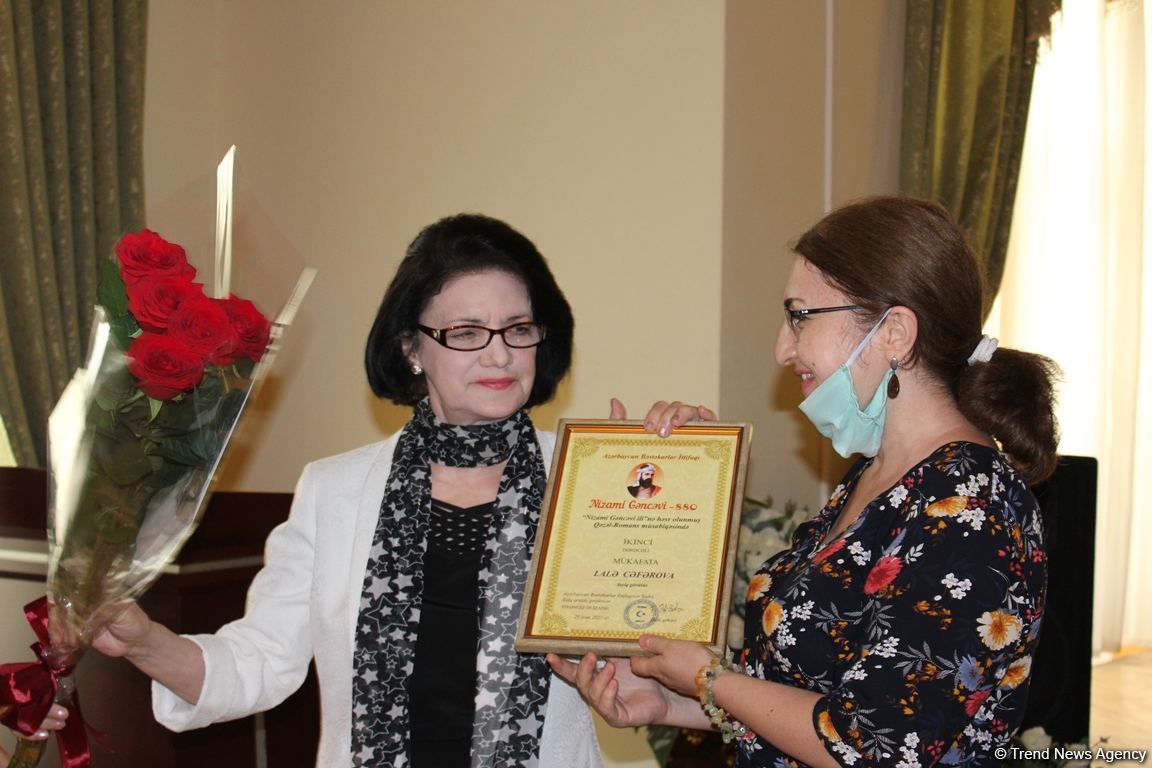 В Баку  состоялась церемония награждения победителей конкурса газелей-романсов (ФОТО)