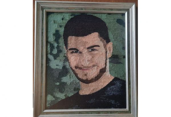 Гобелен с изображением шехида Самира Качаева передан азербайджанскому музею (ФОТО)