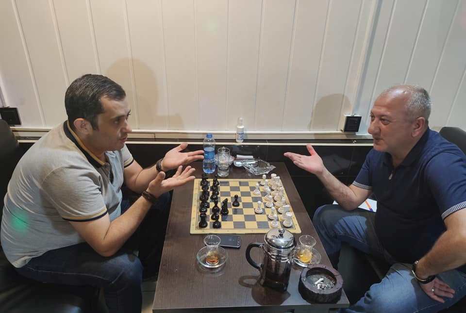 В Баку открылся Дом фианкетто с Шерлоком Холмсом и доктором Ватсоном  (ФОТО)