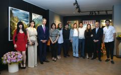 В Баку представлены ювелирные изделия - главный элемент цветок харыбюльбюль (ФОТО)