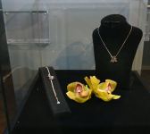 В Баку представлены ювелирные изделия - главный элемент цветок харыбюльбюль (ФОТО)