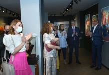 В Баку представлены ювелирные изделия - главный элемент цветок харыбюльбюль (ФОТО)