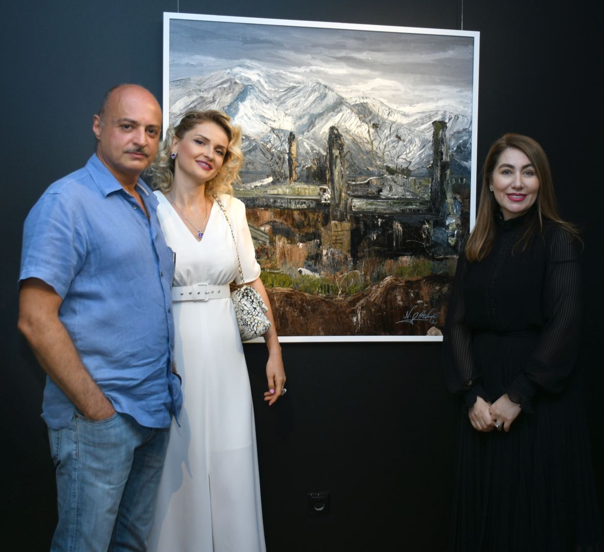 В Баку представлены ювелирные изделия - главный элемент цветок харыбюльбюль (ФОТО)