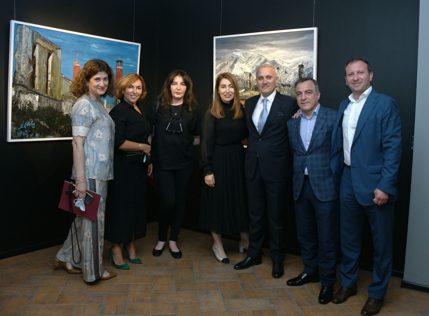 В Баку представлены ювелирные изделия - главный элемент цветок харыбюльбюль (ФОТО)