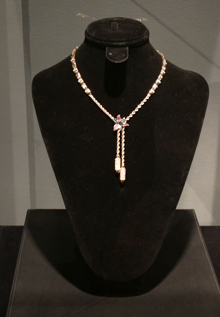 В Баку представлены ювелирные изделия - главный элемент цветок харыбюльбюль (ФОТО)