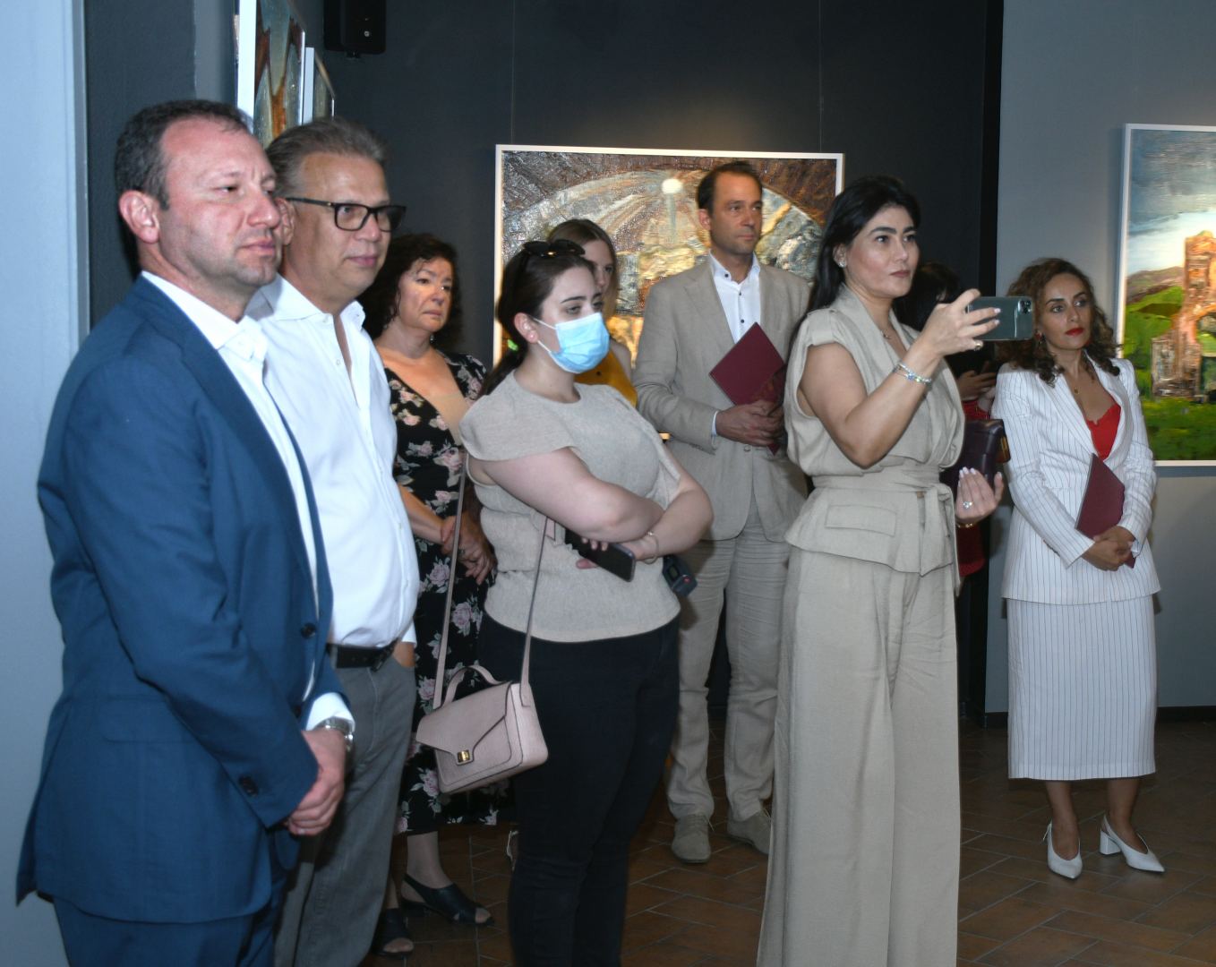 В Баку представлены ювелирные изделия - главный элемент цветок харыбюльбюль (ФОТО)