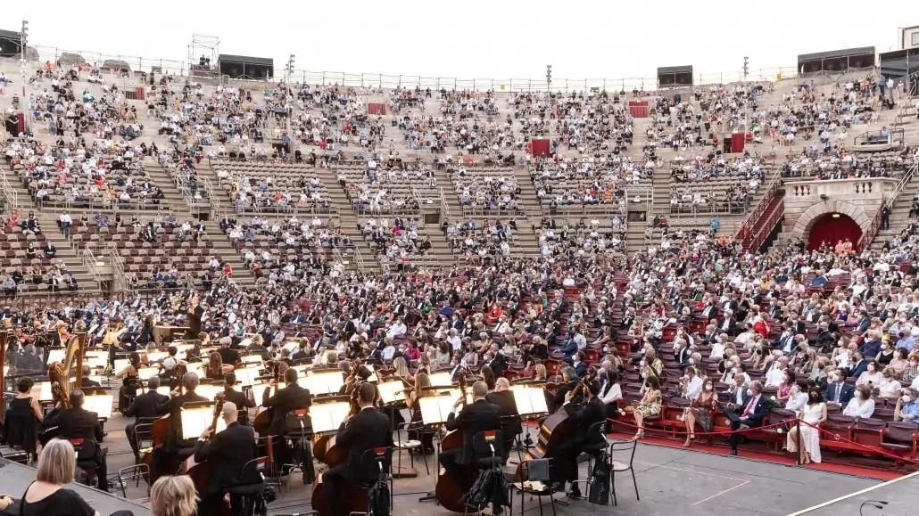 Азер Заде c триумфом выступил в античном римском амфитеатре для гладиаторских боёв (ВИДЕО, ФОТО)