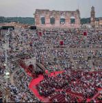 Азер Заде c триумфом выступил в античном римском амфитеатре для гладиаторских боёв (ВИДЕО, ФОТО)