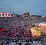 Азер Заде c триумфом выступил в античном римском амфитеатре для гладиаторских боёв (ВИДЕО, ФОТО)