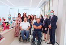 В Баку открылась выставка изделий ручной работы студентов с особенностями развития (ФОТО)