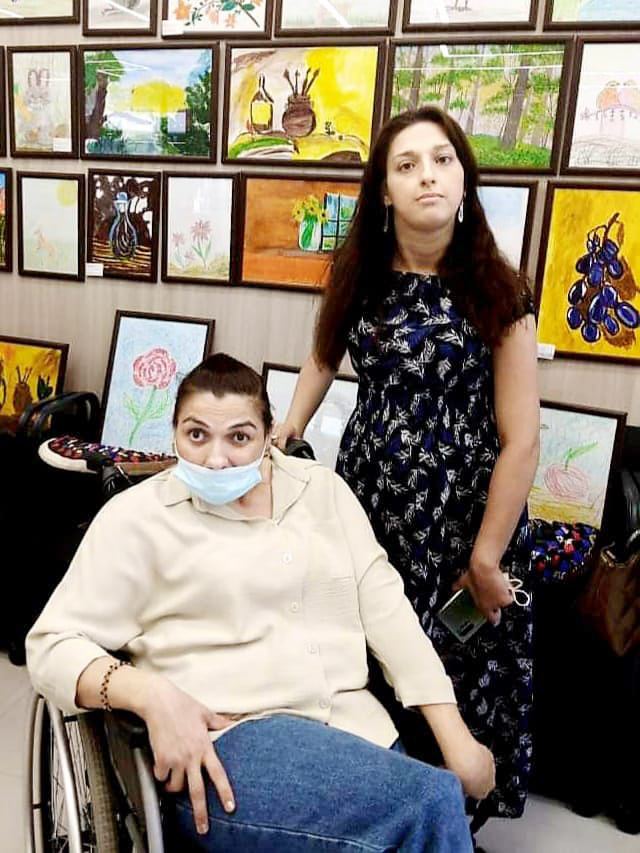 В Баку открылась выставка изделий ручной работы студентов с особенностями развития (ФОТО)