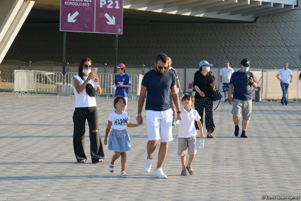 ЕВРО-2020: Болельщики уже на Бакинском Олимпийском стадионе (ФОТО/ВИДЕО)