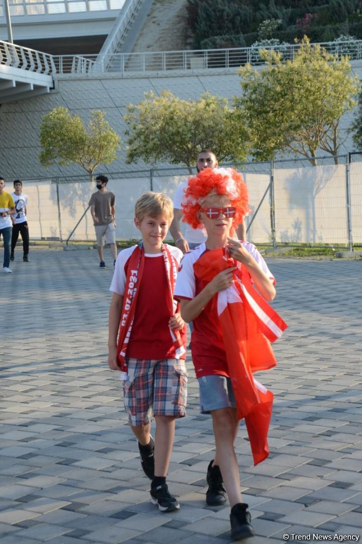 ЕВРО-2020: Болельщики уже на Бакинском Олимпийском стадионе (ФОТО/ВИДЕО)