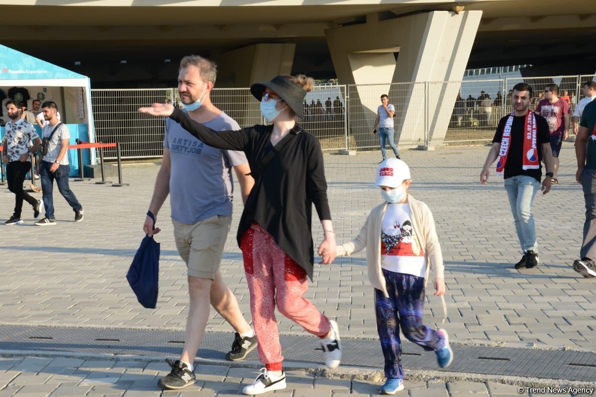 ЕВРО-2020: Болельщики уже на Бакинском Олимпийском стадионе (ФОТО/ВИДЕО)