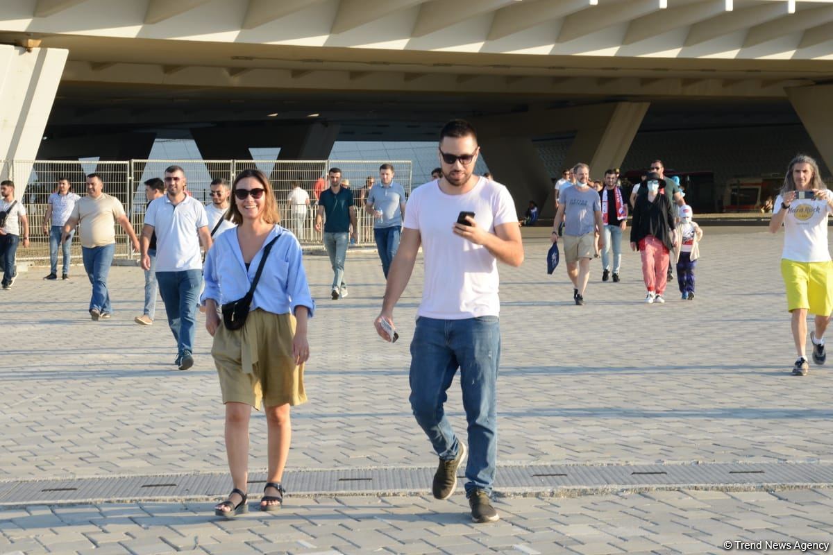 ЕВРО-2020: Болельщики уже на Бакинском Олимпийском стадионе (ФОТО/ВИДЕО)